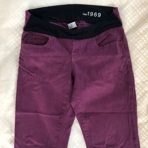 GAP Maternity Jeans in eggplant purple s27